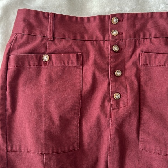 LOFT CARGO MINI SKIRT WITH BUTTON DETAIL AND POCKETS. SIZE 14 - Picture 2 of 4